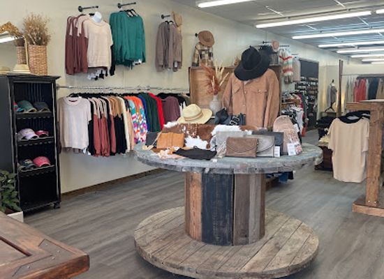 alabama/weiss-lake/shop/southern-roots-boutique