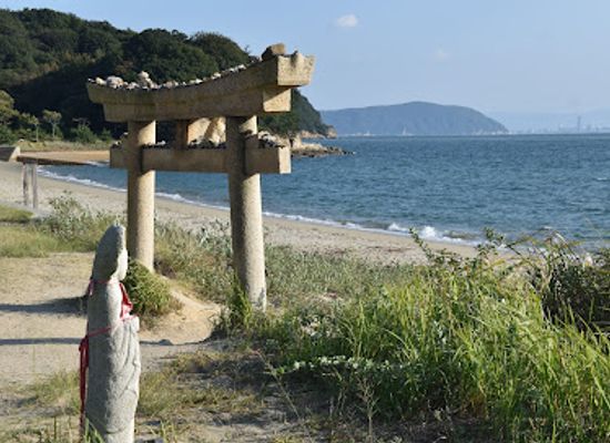 japan/naoshima-island/shop/benesse-house-area-east-gate