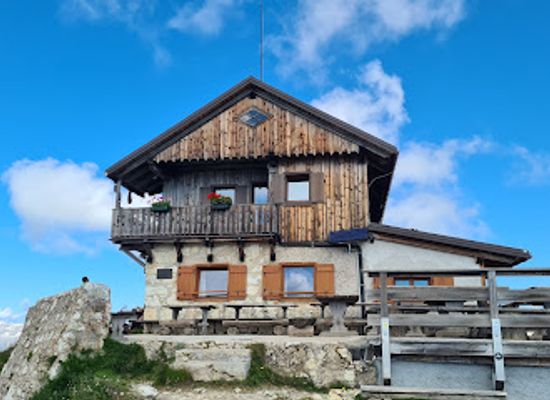 italy/alta-via-1/shop/rifugio-nuvolau