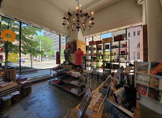michigan/detroit/new-center/shop/pure-detroit-tours-and-retail