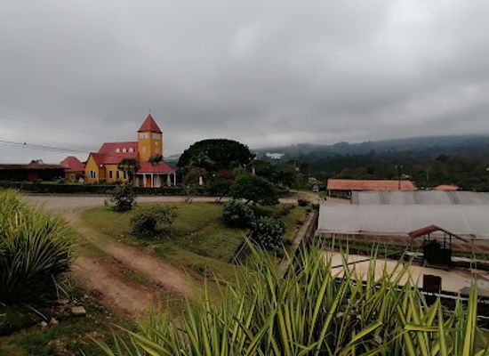 costa-rica/turrialba-valley/shop/aquiares-coffee-community-experience