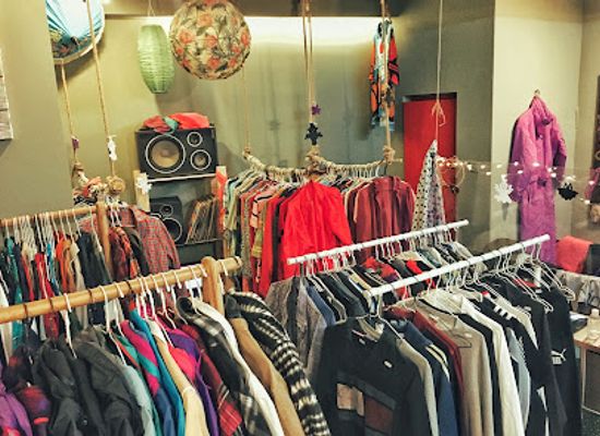romania/bucharest/victoriei/shop/faine-vintage-shop