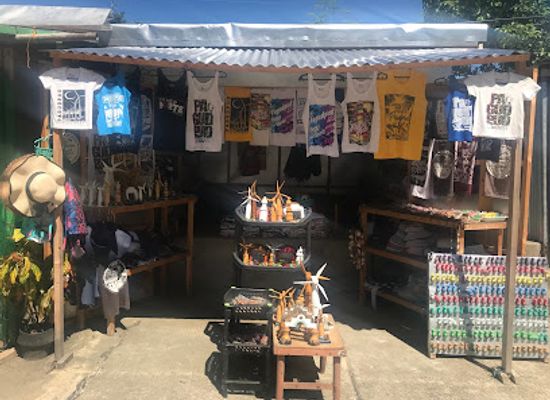 philippines/pagudpud/shop/tourist-souvenir-shops