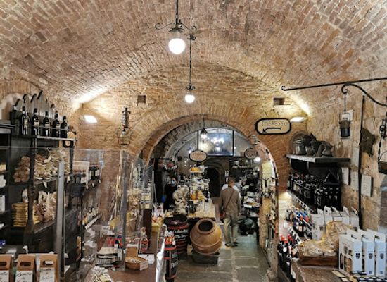 italy/chianti-classico/shop/cantina-ercolani-citta-sotterranea-museo-cantine-storiche-a-montepulciano-azienda-agricola