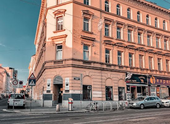 austria/vienna/hernals/shop/vinzi-shop