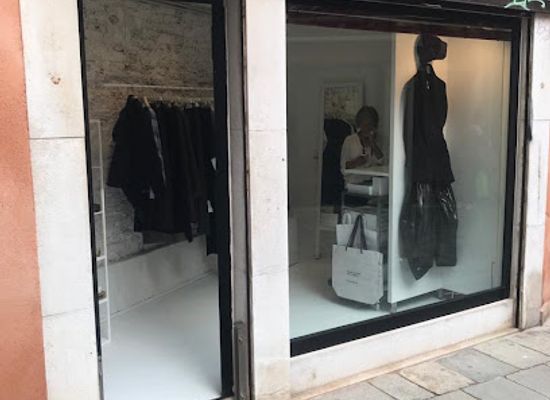 italy/venice/dorsoduro/shop/spazio-ma