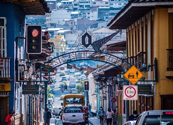 ecuador/loja-region/shop/calle-lourdes