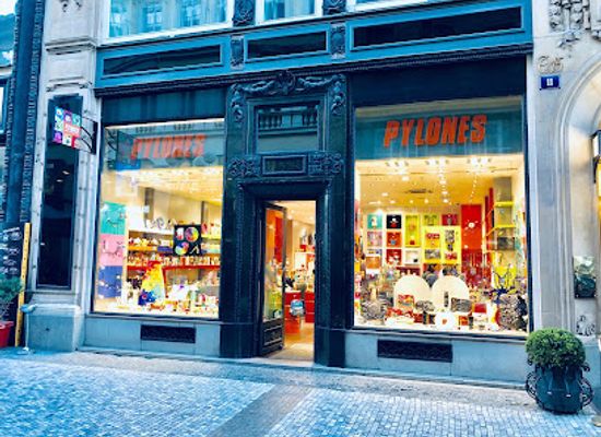 czechia/prague/shop/pylones