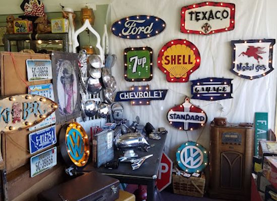 oregon/the-dalles/shop/red-wagon-antiques