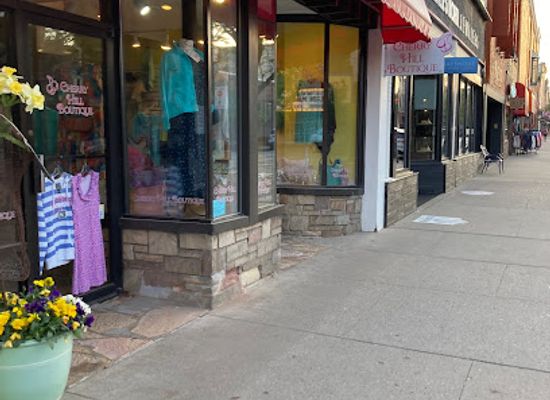 michigan/traverse-city/shop/cherry-hill-boutique