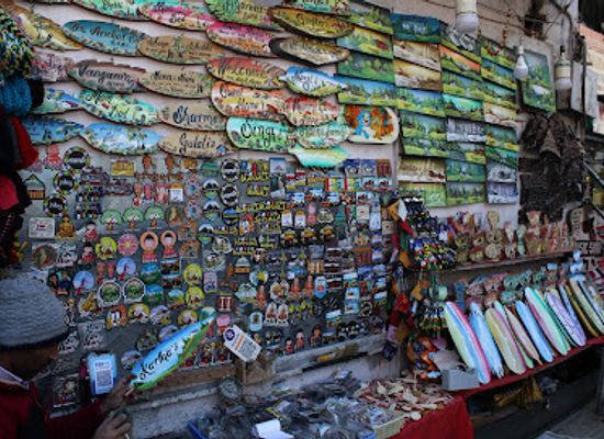 india/manali/shop/amit-art-crafts-music-shop
