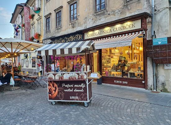 slovenia/carinthia/shop/porcelain-catbriyur-jure-bricman-s-p