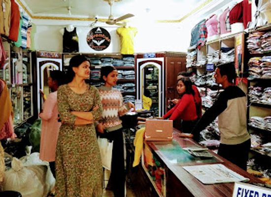 nepal/chitwan-valley/shop/unique-fancy