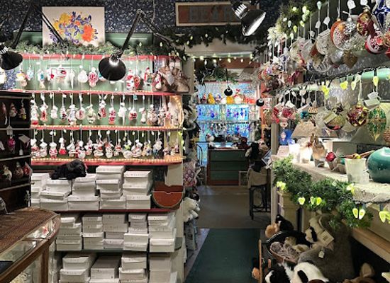 vermont/camel-s-hump-state-park/shop/all-things-bright-beautiful