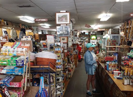 montana/the-beartooth-mountains/shop/cooke-city-store