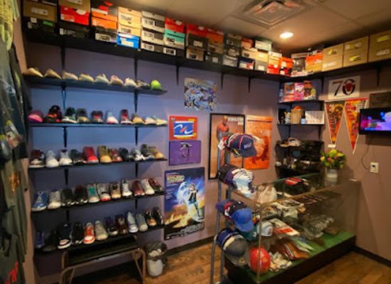 texas/corpus-christi/shop/unboxd-sneaker-vintage-store