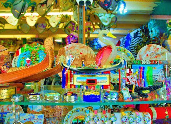 italy/venetian-riviera/shop/negozi-di-souvenir