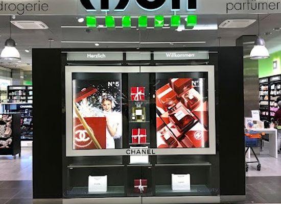 switzerland/zug/shop/apotheke-drogerie-parfumerie-moll