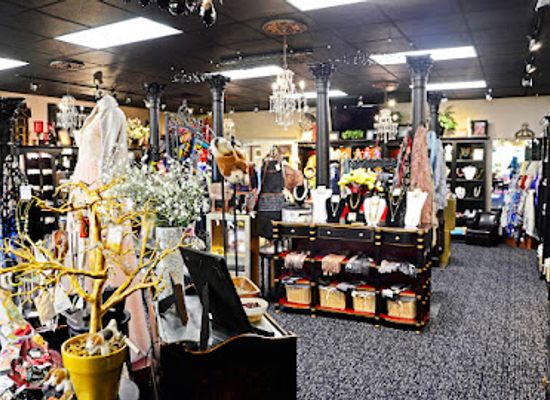 michigan/southwest-michigan/shop/war-chest-boutique