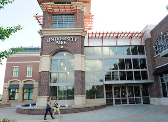 indiana/south-bend/river-park/shop/university-park-mall