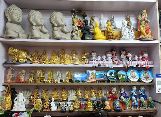 india/darjeeling/mall-road/shop/patel-gift-collection