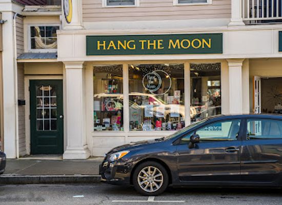 connecticut/southeastern-connecticut/shop/hang-the-moon