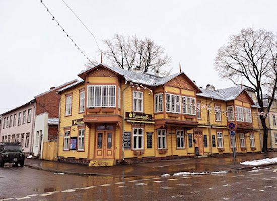estonia/parnu-beach/shop/karusselli-kleidipuhvet