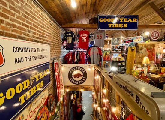 arkansas/arkansas-valley/shop/fayetteville-s-funky-flea-market