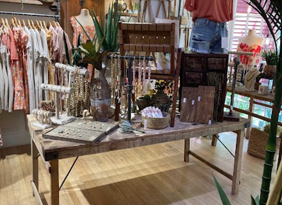 michigan/saugatuck/shop/urban-found