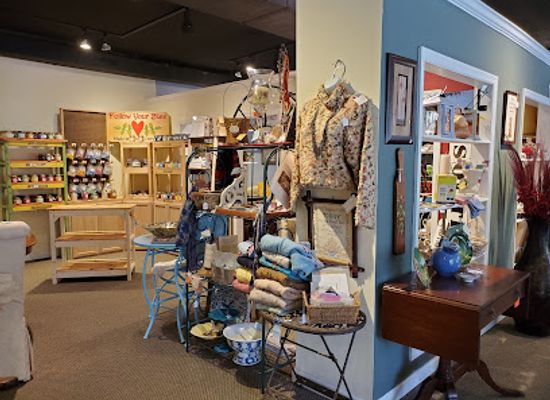 north-carolina/wilmington-area/shop/azalea-antiques-art