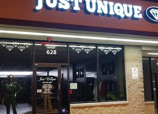 illinois/arlington-heights/shop/just-unique-boutique