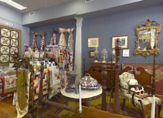 mississippi/the-natchez-district/shop/lower-lodge-antique-mall