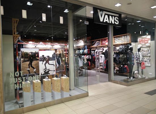 poland/wroclaw/srodmiescie/shop/vans-store-wroclaw-pasaz