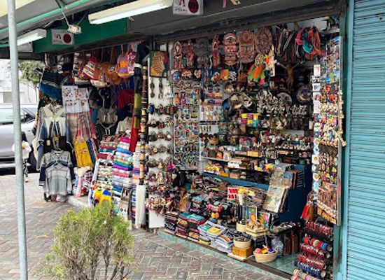 ecuador/western-lowlands/shop/la-mariscal-artisan-market