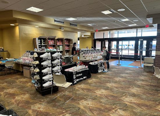 wyoming/gillette/shop/flyhigh-sneaker-store