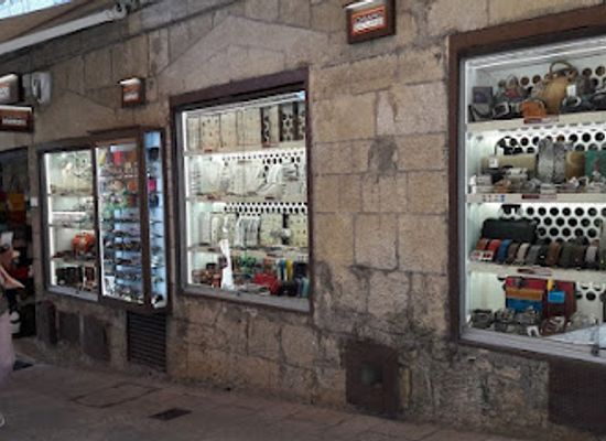 san-marino/borgo-maggiore/shop/emporium-italy-by-chiaroscuro-san-marino-borse-accessori-in-vera-pelle-italiana