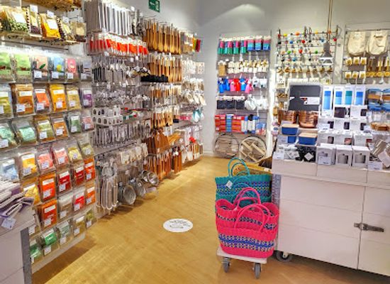 spain/alicante/shop/flying-tiger