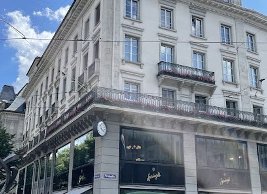 switzerland/zurich/shop/confiserie-sprungli-cafe-bar