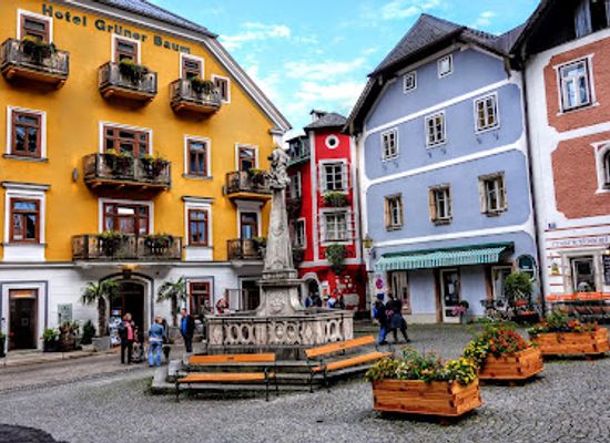 austria/hallstatt/shop/marktplatz-hallstatt