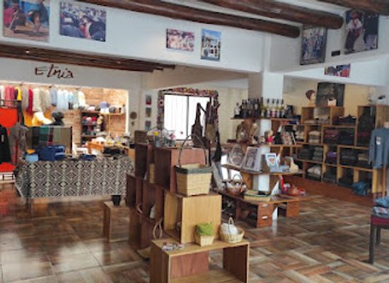 ecuador/otavalo/shop/etnia-tricolana