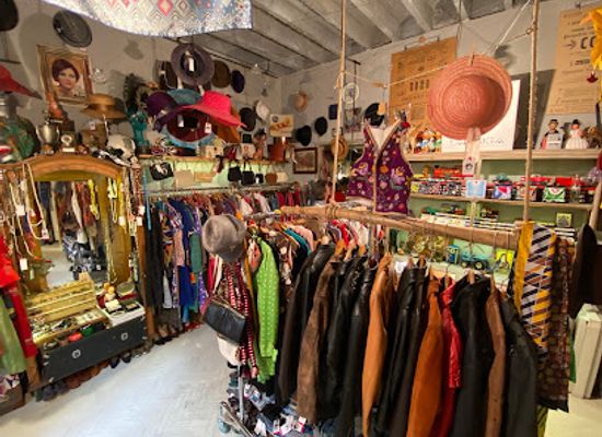 serbia/belgrade/dorcol/shop/smizla-vintage-design-store