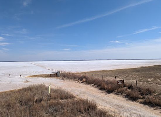 oklahoma/northwestern-oklahoma/shop/great-salt-plains-selenite-digging-area