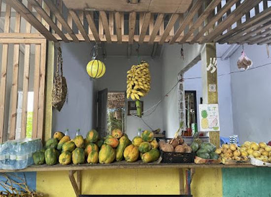 maldives/thoddoo/shop/issey-fruit-shop