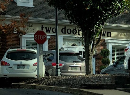tennessee/germantown/shop/two-doors-down