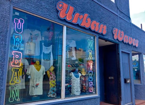 canada/winnipeg/osborne-village/shop/urban-waves