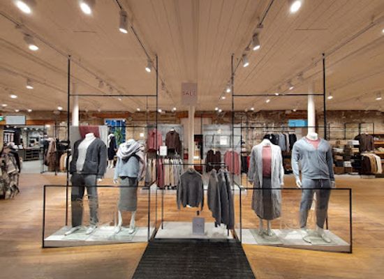 united-kingdom/morayshire/shop/johnstons-of-elgin