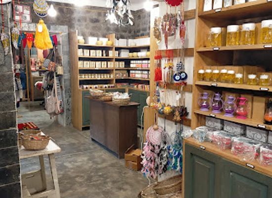 india/the-himalayas/shop/the-pahari-store-i-treasures-from-the-himalayas