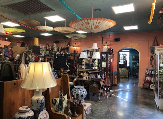 louisiana/baton-rouge/downtown-baton-rouge/shop/the-pink-elephant-antiques