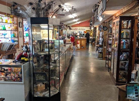 tennessee/duck-river-valley/shop/wears-valley-antiques-crafts