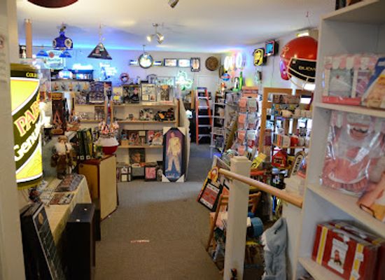 iowa/northeast-iowa/shop/aunt-hattie-s-fanciful-emporium-unique-gift-shop